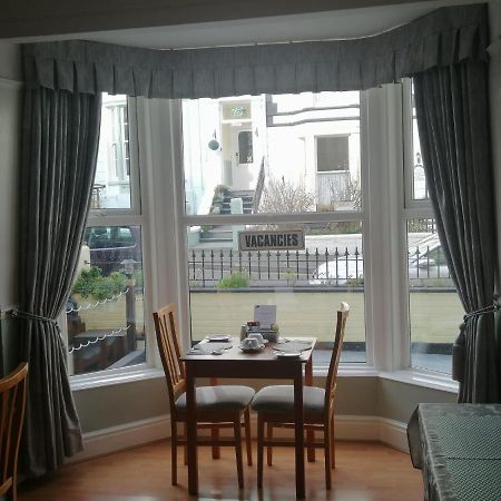 No 6 Quality Guesthouse Лландидно Экстерьер фото