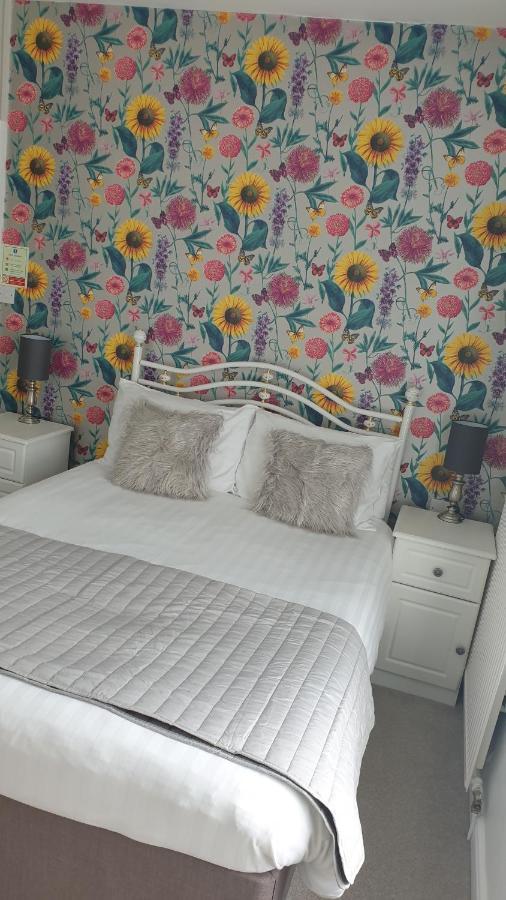 No 6 Quality Guesthouse Лландидно Экстерьер фото