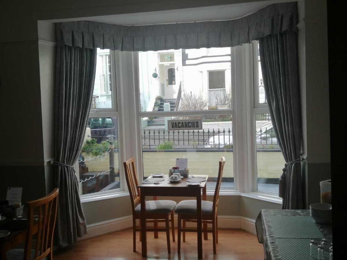 No 6 Quality Guesthouse Лландидно Экстерьер фото