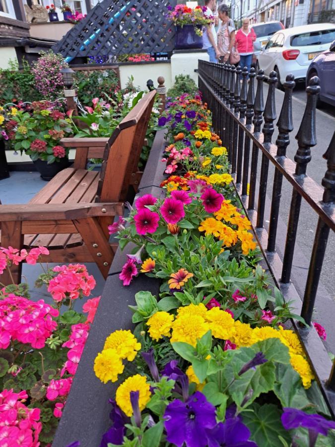No 6 Quality Guesthouse Лландидно Экстерьер фото